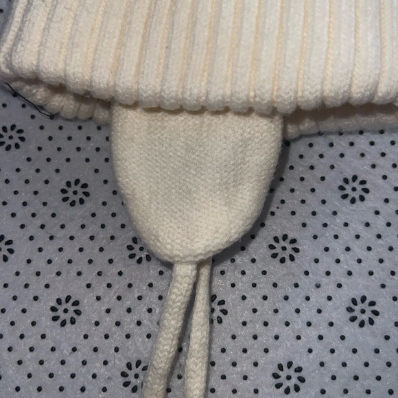 🛍 CUTE LITTLE GIRLS WINTER HAT SIZE 0-3 MONTHS 🛍 - Picture 3 of 6
